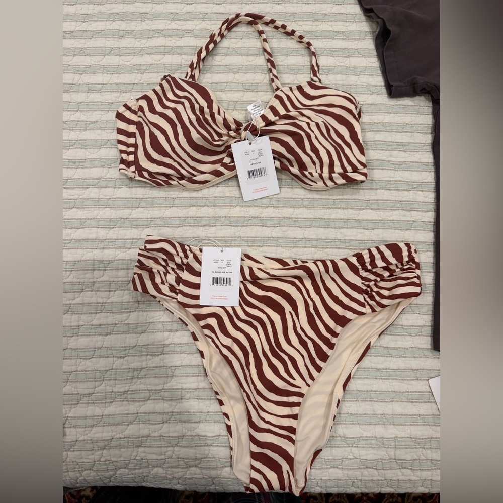 Andie medium capri top and ruched side bottom